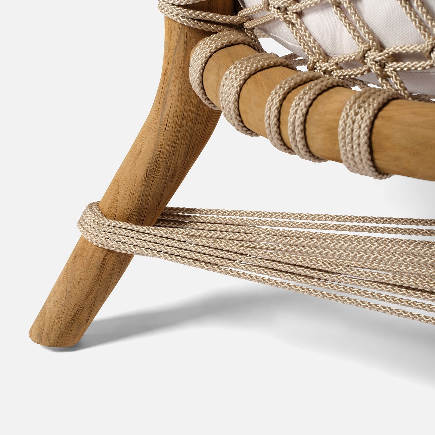CASTELO LOUNGE CHAIR