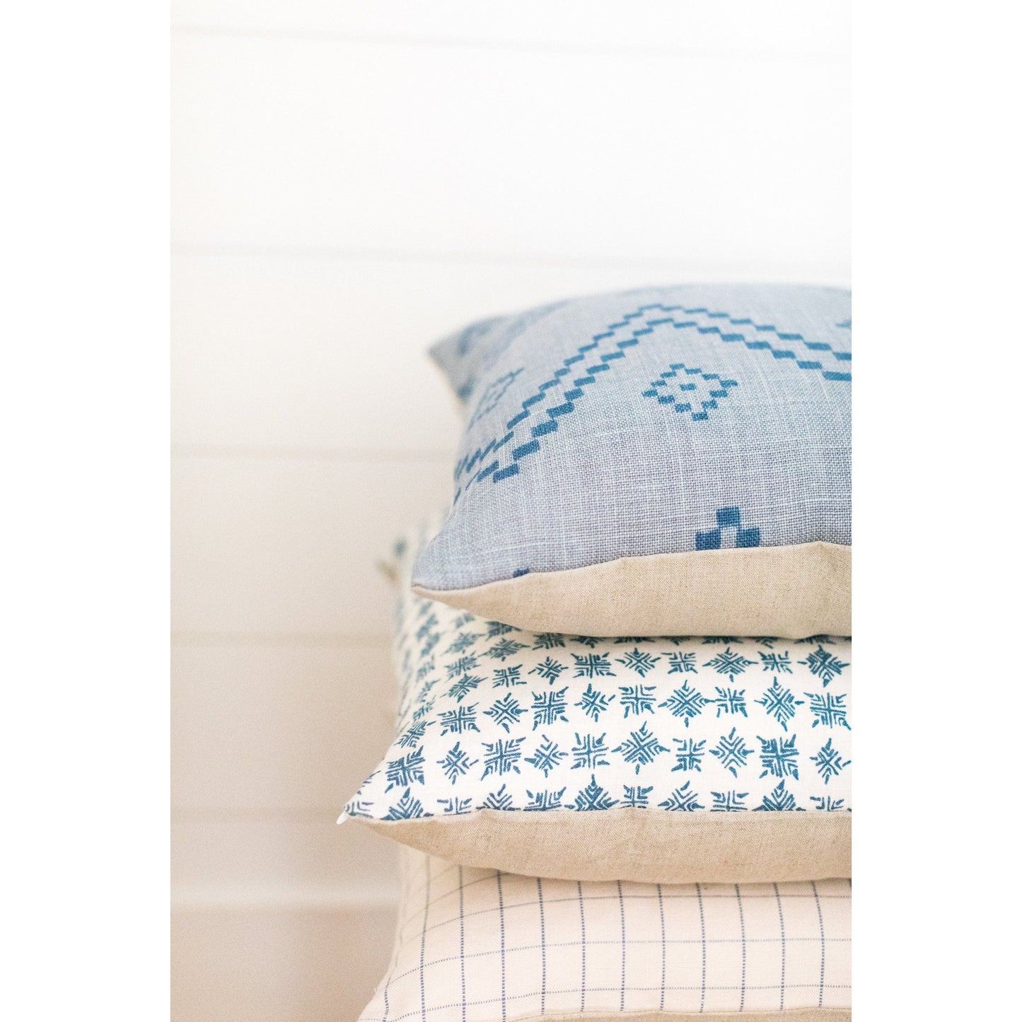 Peter Dunham Designer Pillow Cover "Taj" Mist/Blue